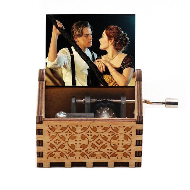 Attacking Giants Stationed Corps Music Box Bianco Blu Nero Legno You're My Sunshine The Godfather Musica Tema Regalo di compleanno - Gufetto Brand