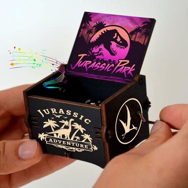 NOVITÀ Music Box QUEEN Un sacco di stili Tema di buon Natale Mano di legno Natale Compleanno Regalo di San Valentino Regalo di Capodanno - Gufetto Brand