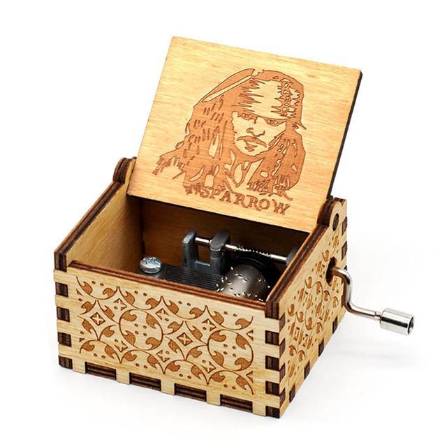 Attacking Giants Stationed Corps Music Box Bianco Blu Nero Legno You're My Sunshine The Godfather Musica Tema Regalo di compleanno - Gufetto Brand