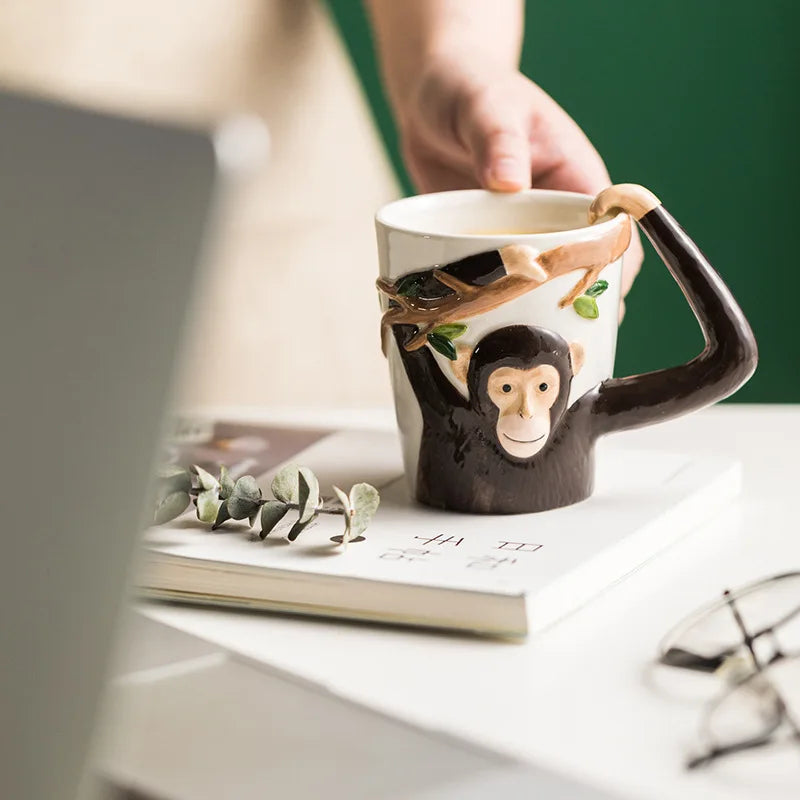 Divertente tazza colorata Gibbon Underglaze