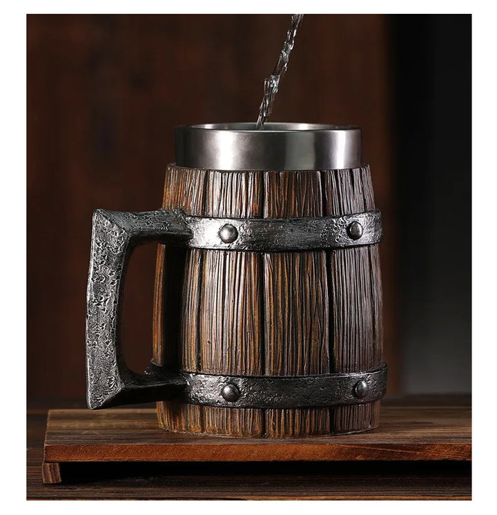 Bicchiere isolato progettato con canna di legno, tazza da viaggio in acciaio inossidabile da 20 once per birra, caffè e bevande fredde