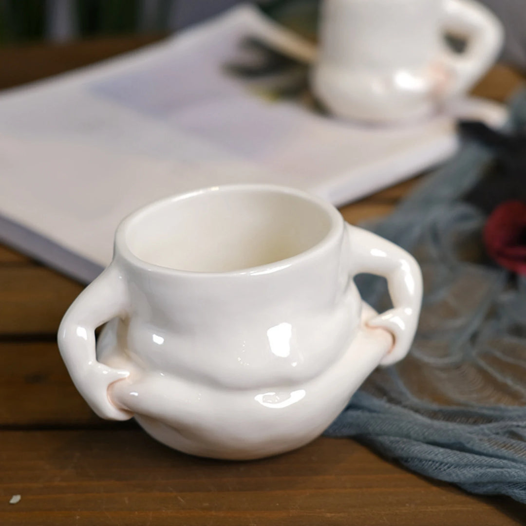 Simpatica tazza Pancia in ceramica con manico