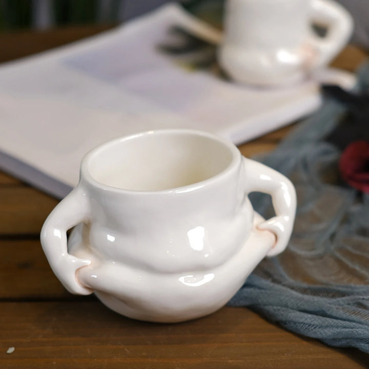 Simpatica tazza Pancia in ceramica con manico