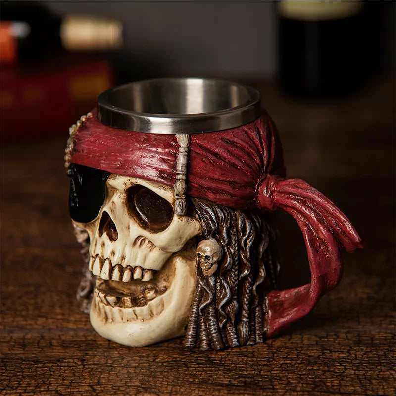 Tazza con teschio Caraibi Pirata Bandana Birra
