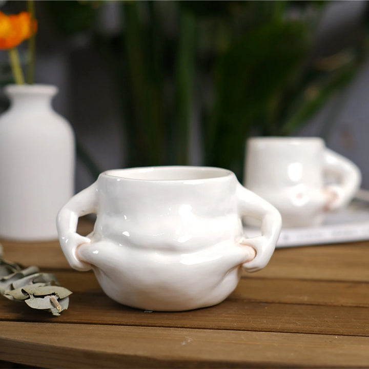 Simpatica tazza Pancia in ceramica con manico