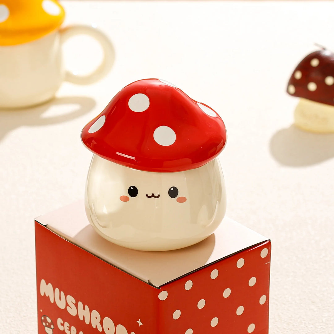 Tazza in ceramica a fungo con coperchio